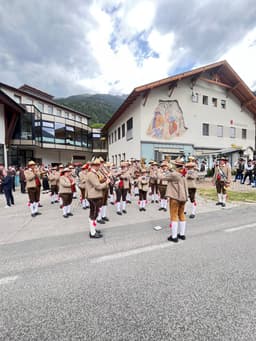 Trachtenkapelle Mauthen musiziert beim Bezirksfeuerwehrtag