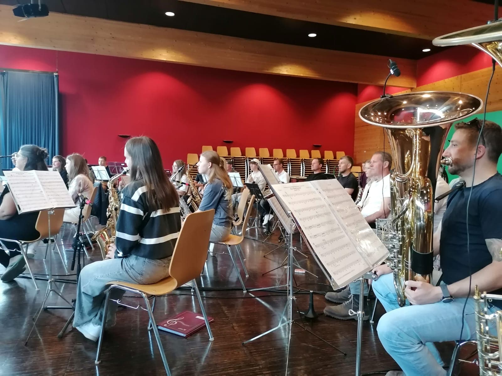 Musikkapelle Nikolsdorf während einer Tonaufnahme